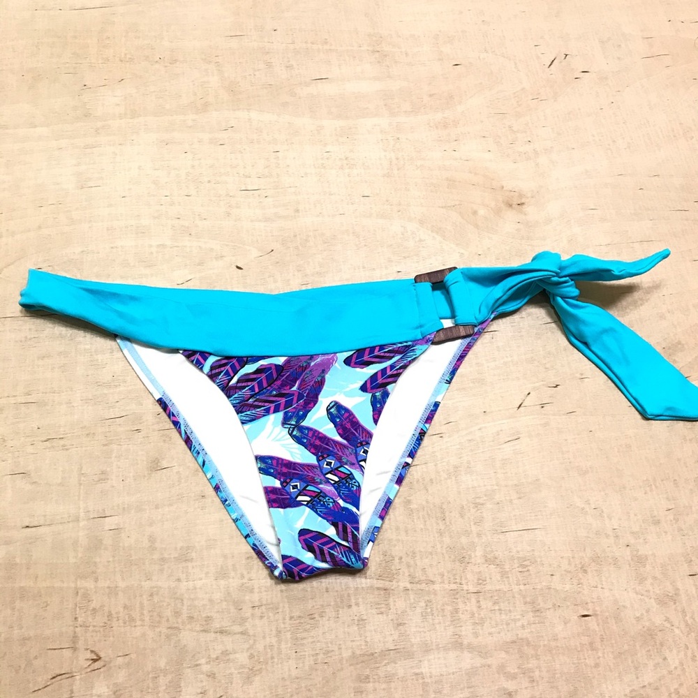 Estivo Bikini Bottom Feathers Print Blue
